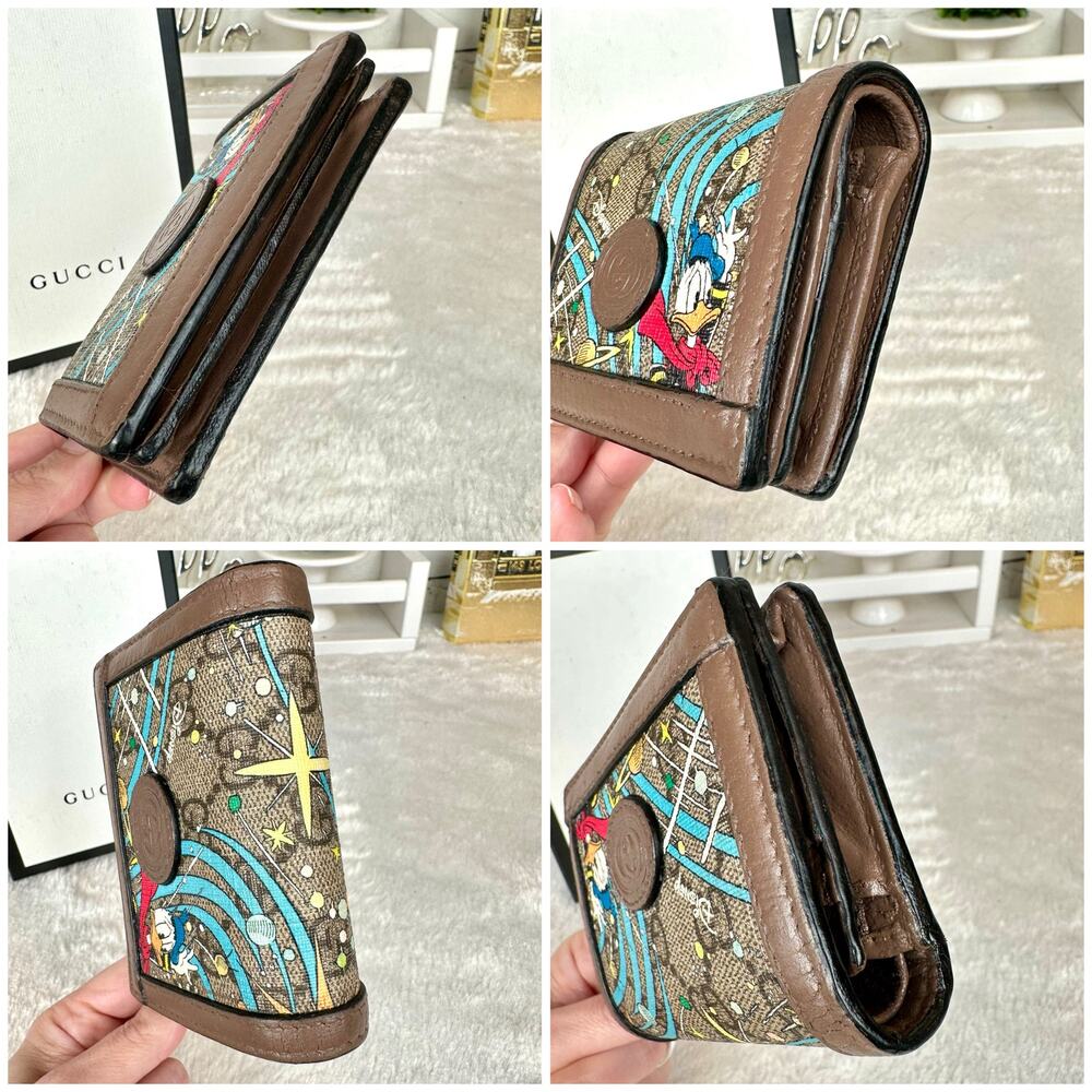 GUCCI + DISNEY Donald Duck Compact Wallet with wristlet chain RARE! with BOX - Picture 4 of 16